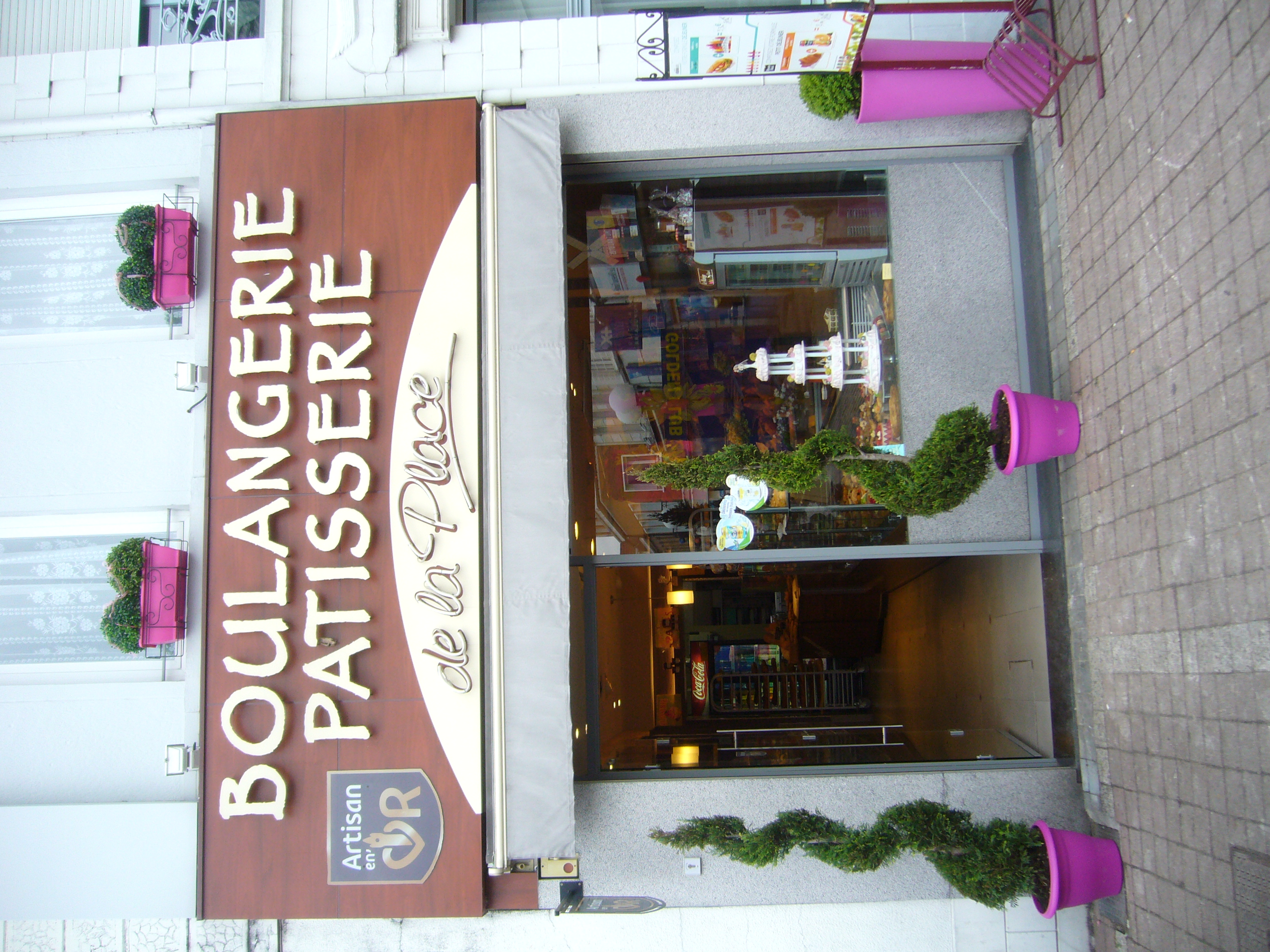 Belle boulangerie-pâtisserie avec 2 magasins à reprendre