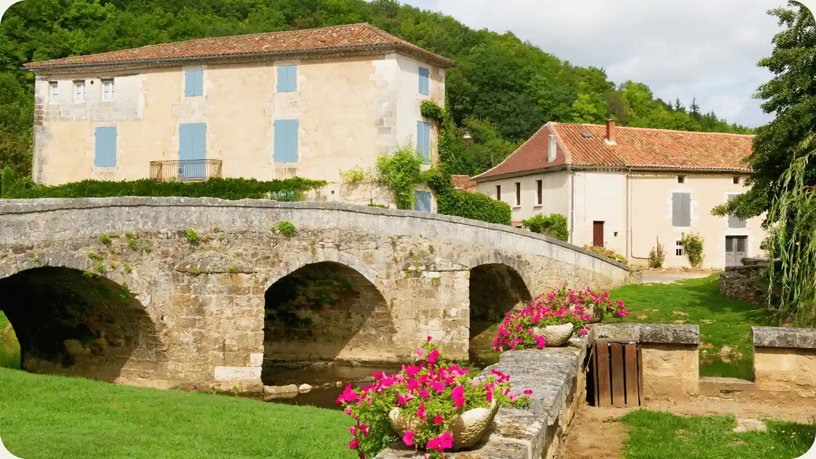 Commerce à reprendre dans un village : guide complet et annonces